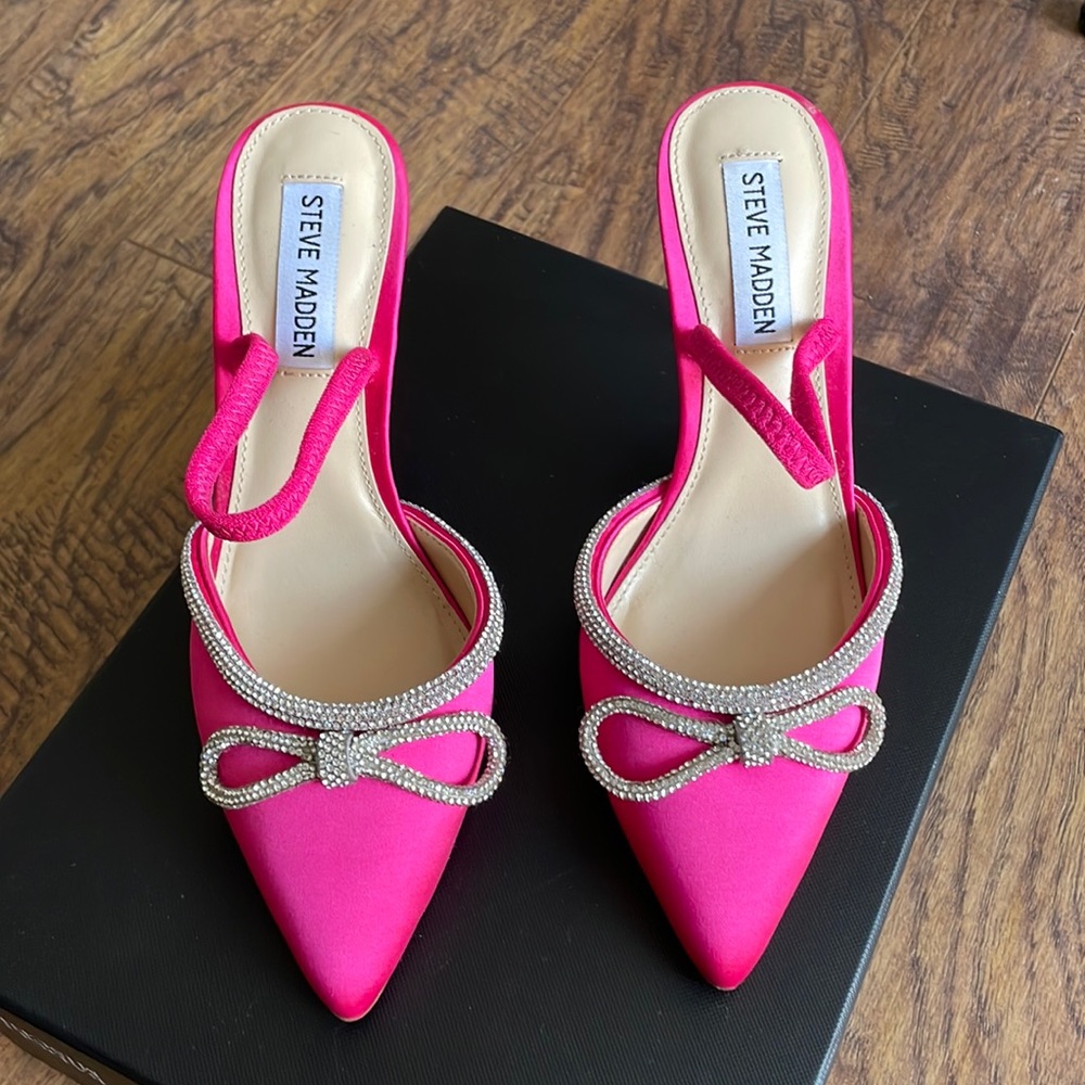 NEW Pink Bow Steve Madden Heels